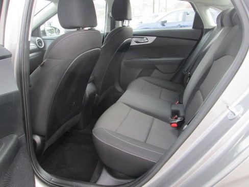 Used 2022 Kia Forte LXS w/ LXS Technology Package FWD image 11