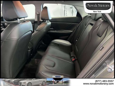Used 2025 Hyundai Elantra Limited FWD image 13