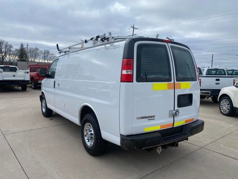 Used 2014 Chevrolet Express 2500 image 8