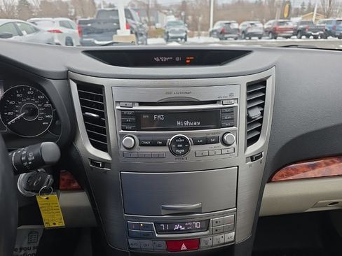 Used 2011 Subaru Outback 2.5i Limited image 16