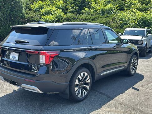 Certified 2025 Ford Explorer Platinum w/ LUX Leather Package AWD/4WD image 8
