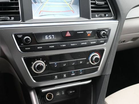 Used 2017 Hyundai Sonata SE FWD image 16