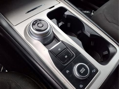 Used 2021 Ford Explorer XLT AWD/4WD image 6