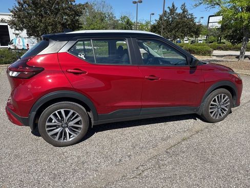 Used 2024 Nissan Kicks SV FWD image 12
