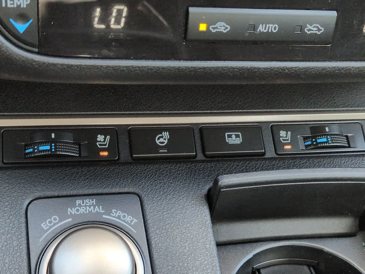 Used 2018 Lexus ES 350 w/ Luxury Package w/Wood Trim FWD image 22