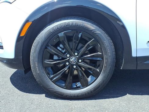 Used 2025 Buick Envista Sport Touring w/ Convenience I Package FWD image 11
