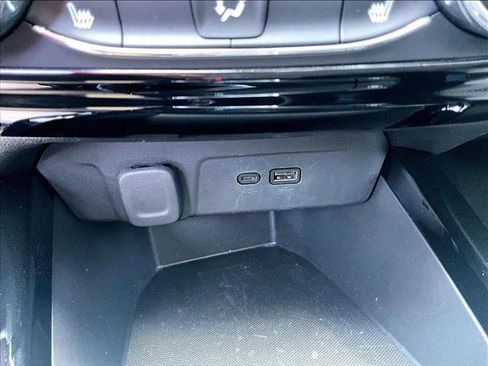 Used 2025 Chevrolet Trax LT w/ Driver Confidence Package FWD image 25
