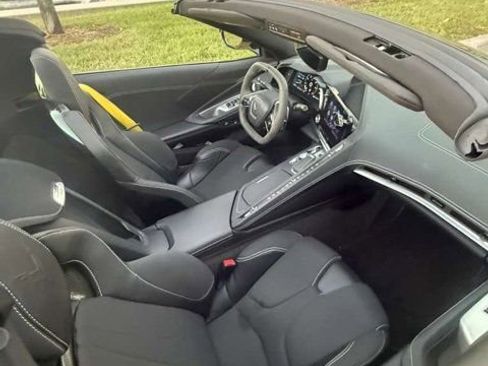 Used 2023 Chevrolet Corvette Stingray Convertible w/ Z51 Performance Package RWD image 9