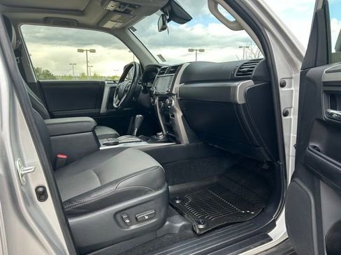 Used 2022 Toyota 4Runner SR5 Premium w/ Moonroof Package AWD/4WD image 28