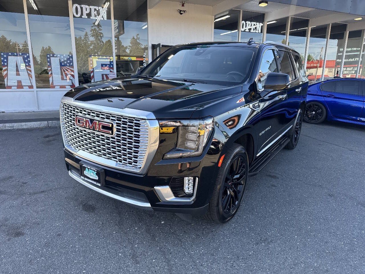 Used 2021 GMC Yukon Denali AWD/4WD image 1