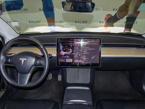 Used 2022 Tesla Model 3 RWD image 4