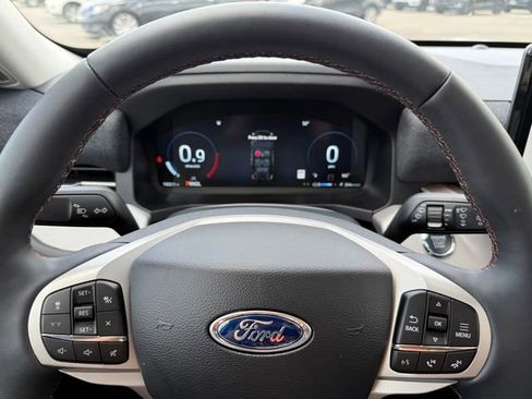Used 2026 Ford Explorer Active w/ Active Comfort Package AWD/4WD image 24