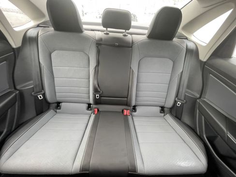 Used 2025 Volkswagen Jetta SE image 33