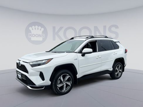 Used 2024 Toyota RAV4 SE w/ Weather & Moonroof Package AWD/4WD image 1