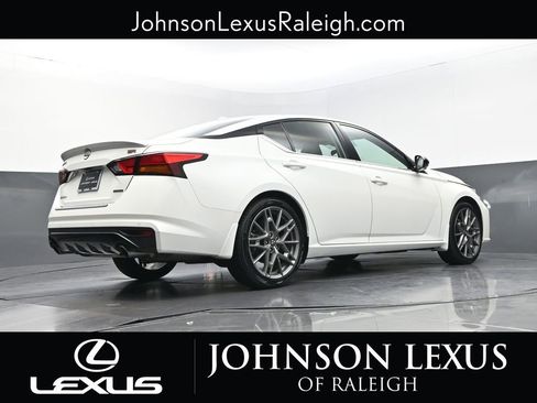 Used 2023 Nissan Altima 2.0 SR FWD image 19