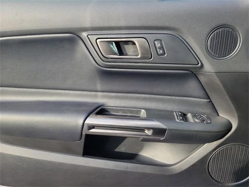 Used 2021 Ford Mustang Shelby GT500 w/ Technology Package image 14