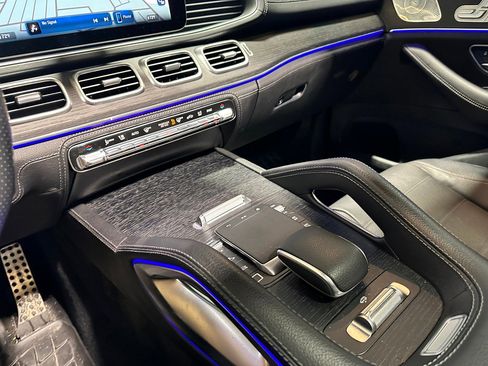 Certified 2025 Mercedes-Benz GLS 450 4MATIC image 11