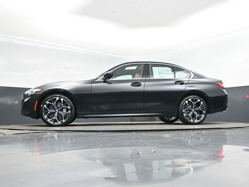 New 2026 BMW 330i Sedan w/ Convenience Package RWD image 39