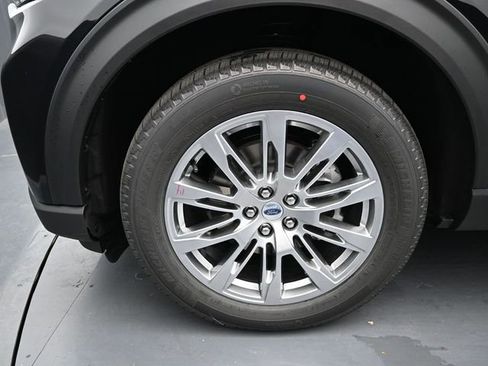 Used 2025 Ford Explorer Active w/ Active Comfort Package image 9