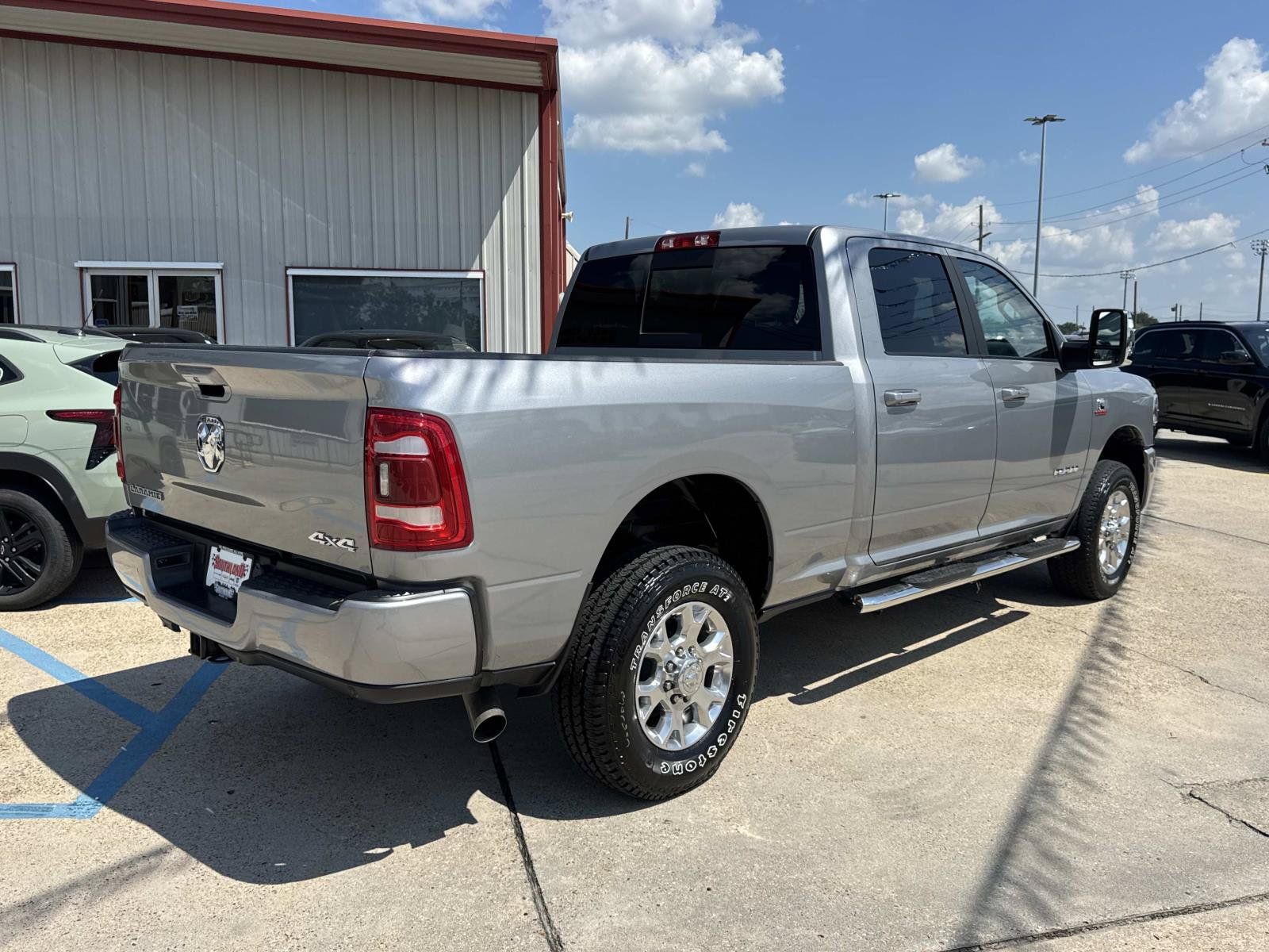 Used 2024 RAM 2500 Laramie AWD/4WD image 7