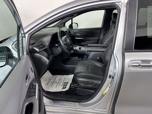 Certified 2023 Toyota Sienna XSE image 25