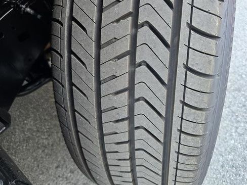 New 2025 Nissan Armada SL w/ Captain's Chari Seat Package image 30