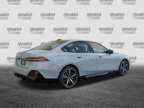 Used 2025 BMW i5 M60 AWD/4WD image 10