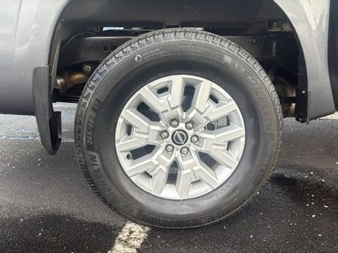Used 2023 Nissan Frontier SV w/ Tow Package AWD/4WD image 9