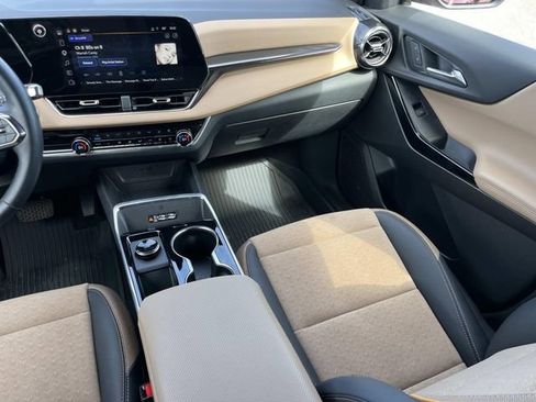 Certified 2025 Chevrolet Equinox ACTIV w/ Convenience Package III AWD/4WD image 13