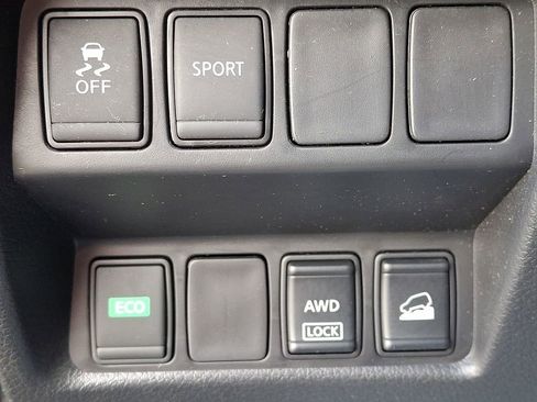 Used 2016 Nissan Rogue SV image 24