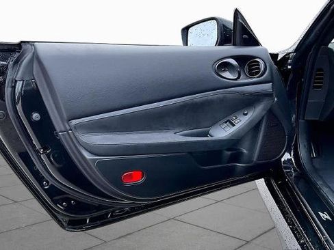 Certified 2025 Nissan Z Performance w/ Floor Mat Package RWD image 20