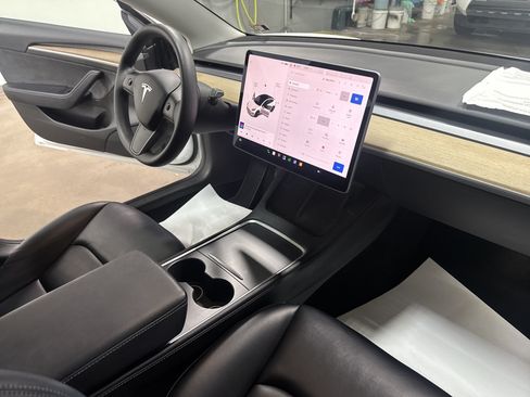 Used 2022 Tesla Model 3 Long Range AWD/4WD image 24