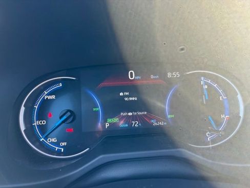 Used 2025 Toyota RAV4 XLE image 18