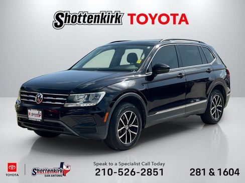 Used 2021 Volkswagen Tiguan SE R-Line FWD image 1