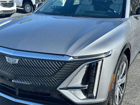 Used 2024 Cadillac Lyriq Luxury image 10