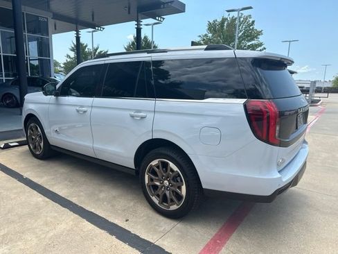 Used 2026 Ford Expedition King Ranch AWD/4WD image 4