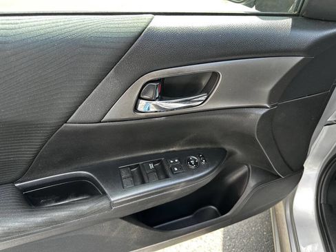 Used 2014 Honda Accord LX image 12