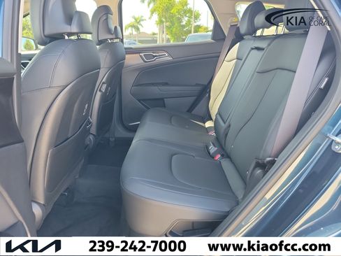 Used 2025 Kia Sportage EX w/ EX Premium Package AWD/4WD image 13