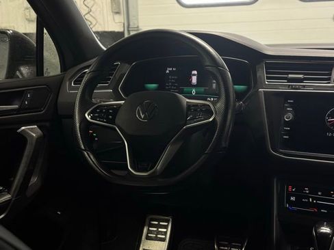 Used 2022 Volkswagen Tiguan SE R-Line image 24
