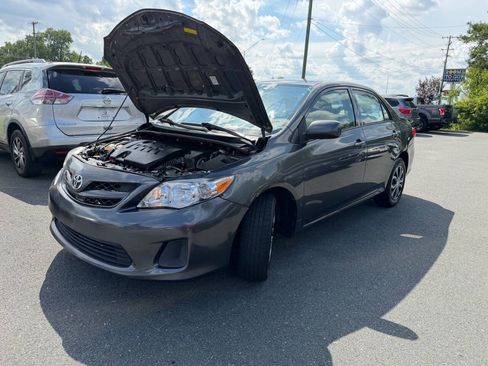 Used 2012 Toyota Corolla L FWD image 21