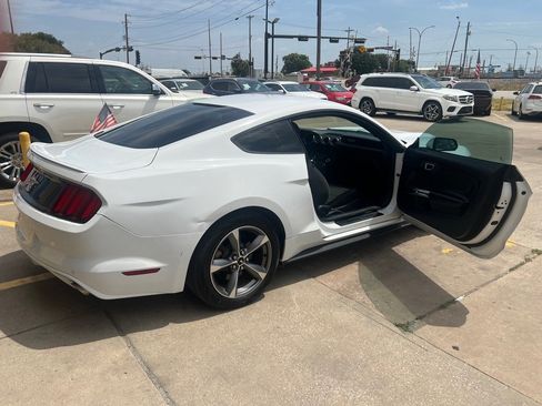 Used 2016 Ford Mustang Coupe w/ Equipment Group 051A RWD image 12