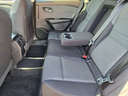 Used 2023 Nissan Rogue SV FWD image 12