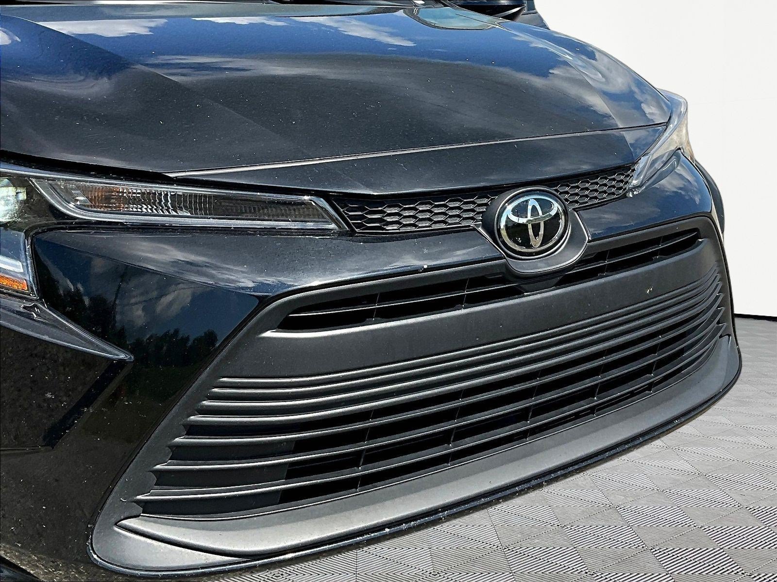 Used 2025 Toyota Corolla LE FWD image 33