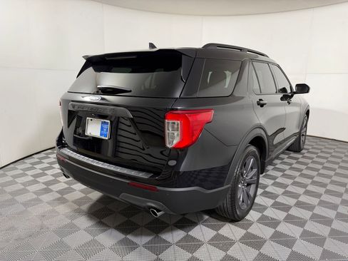 Used 2023 Ford Explorer XLT w/ Equipment Group 202A RWD image 20