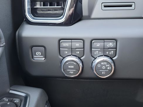 New 2026 GMC Sierra 3500 Denali image 26