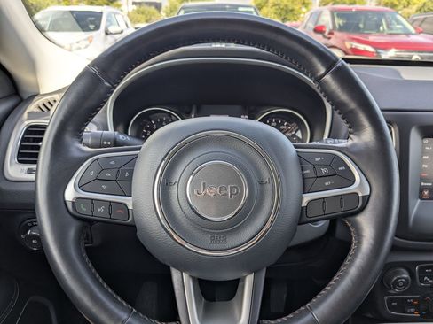 Used 2018 Jeep Compass Latitude w/ Popular Equipment Group AWD/4WD image 18