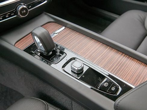 New 2026 Volvo V60 B5 Cross Country Plus w/ Climate Package image 16