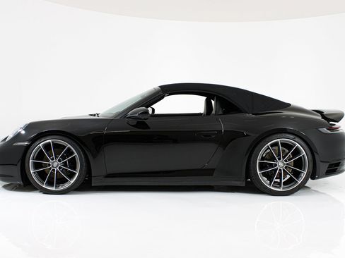 Used 2020 Porsche 911 Carrera RWD image 6