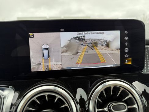 Certified 2023 Mercedes-Benz GLB 250 4MATIC image 29