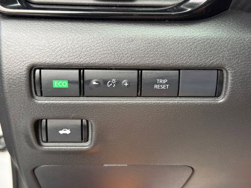 Used 2023 Nissan Sentra SV image 32